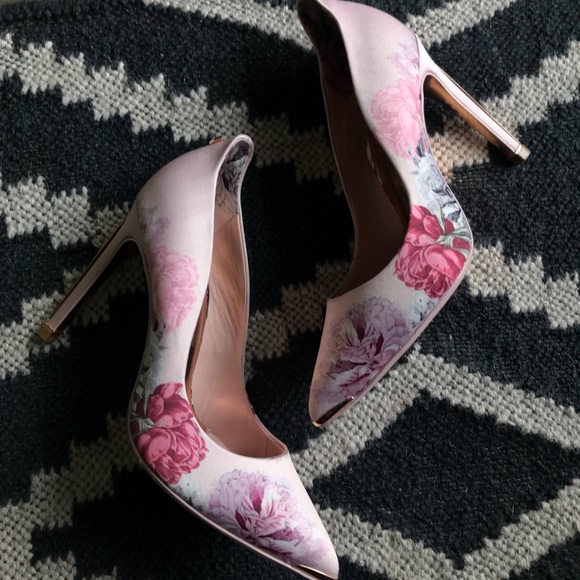 Ted Baker London Shoes - Floral pumps with rose gold details - ted baker